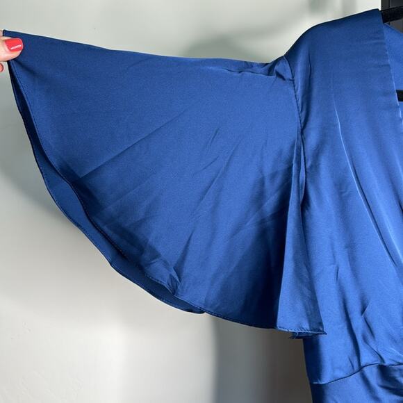 NWT IEENA for MAC DUGGAL Blue Flutter Sleeve V-Neck Satin Maxi Gown Women’s - Picture 7 of 10